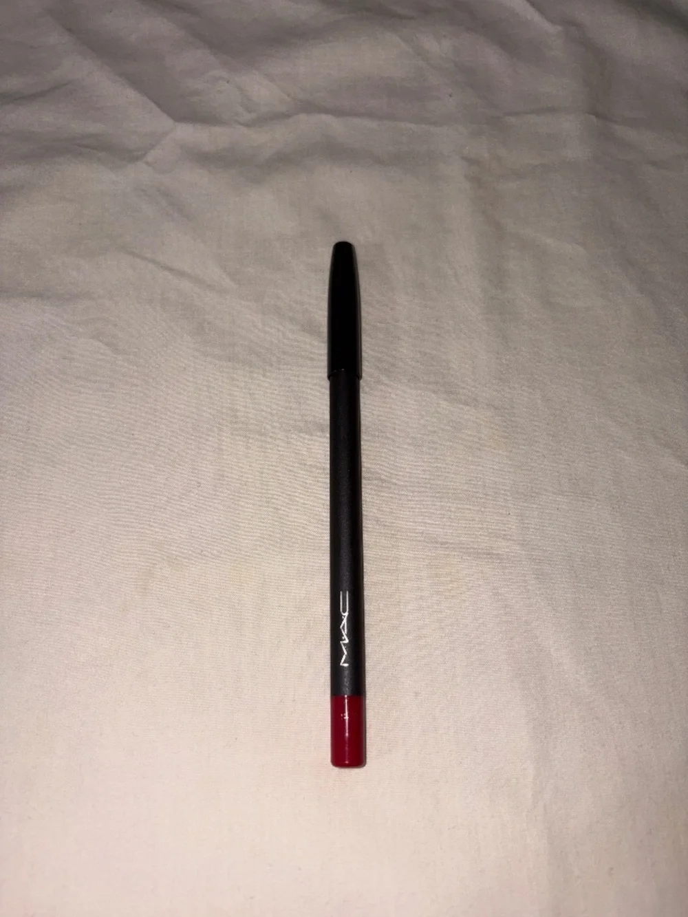 MAC Cosmetics Pro Longwear Lip Pencil (Trust in Red)